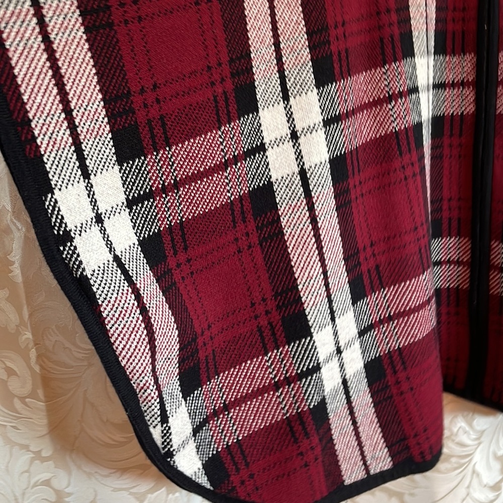 JONES NEW YORK Cape - Picture 3 of 3